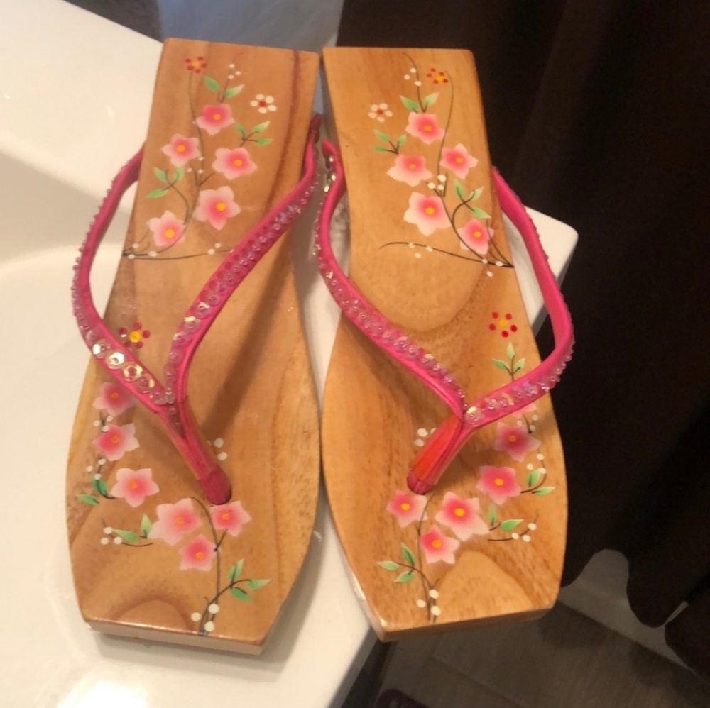Wooden festival Sandals